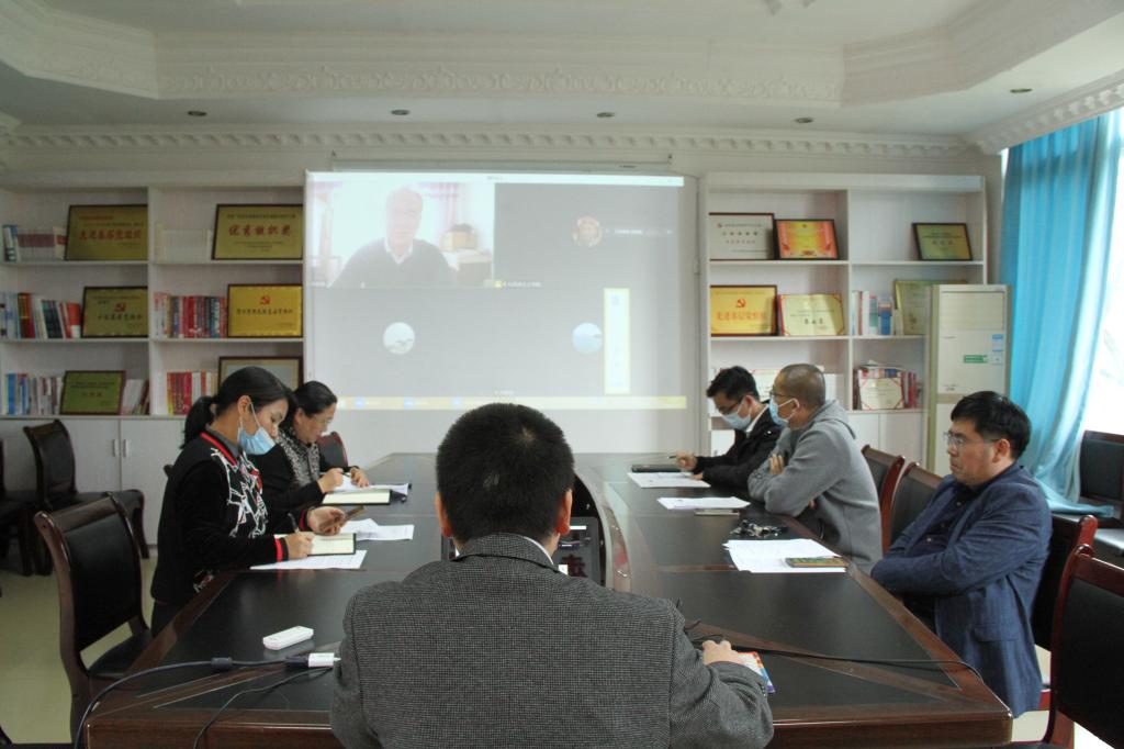 图为招聘面试现场